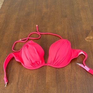 Victoria’s Secret Swim Top 36B